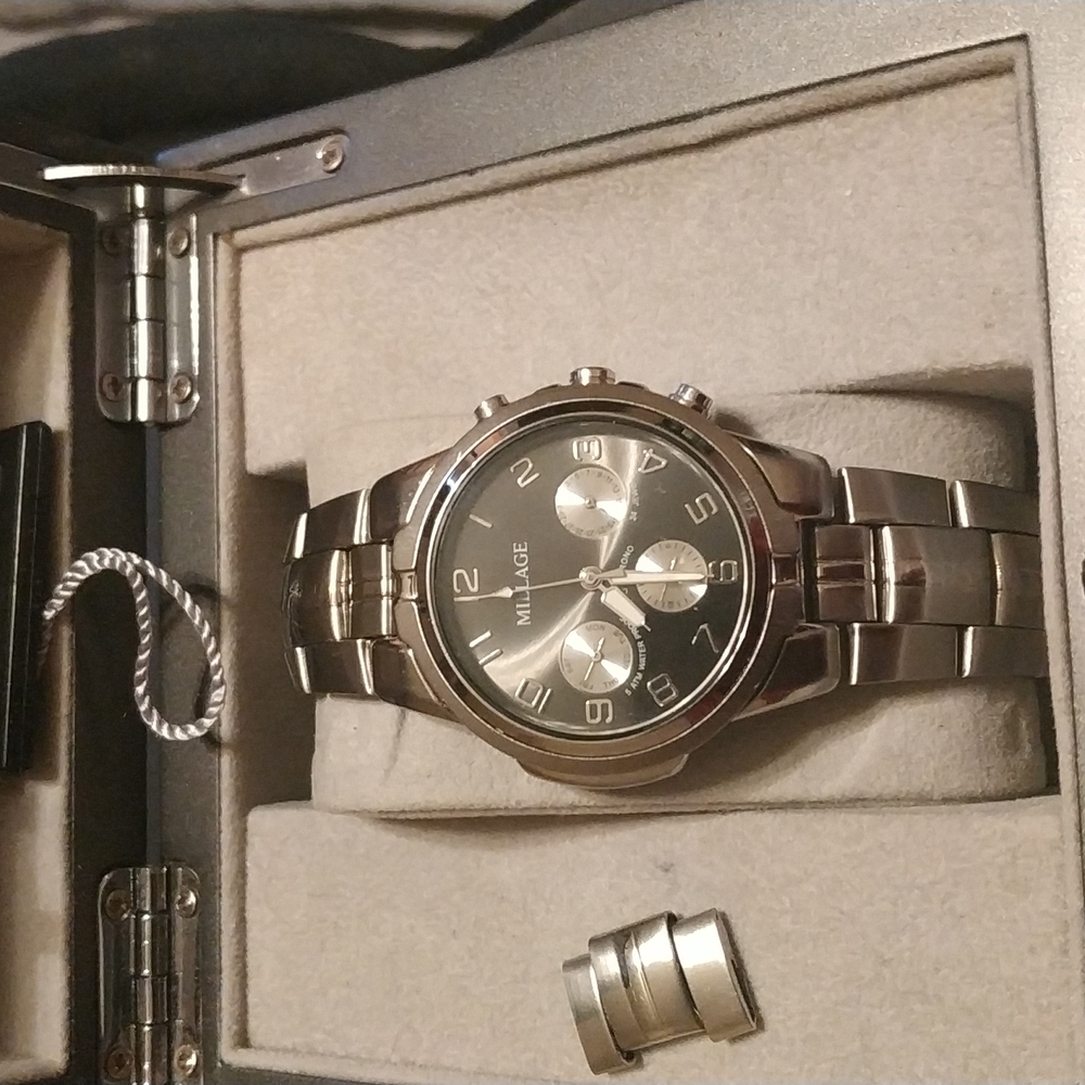 Watch - Picture 7 of 9